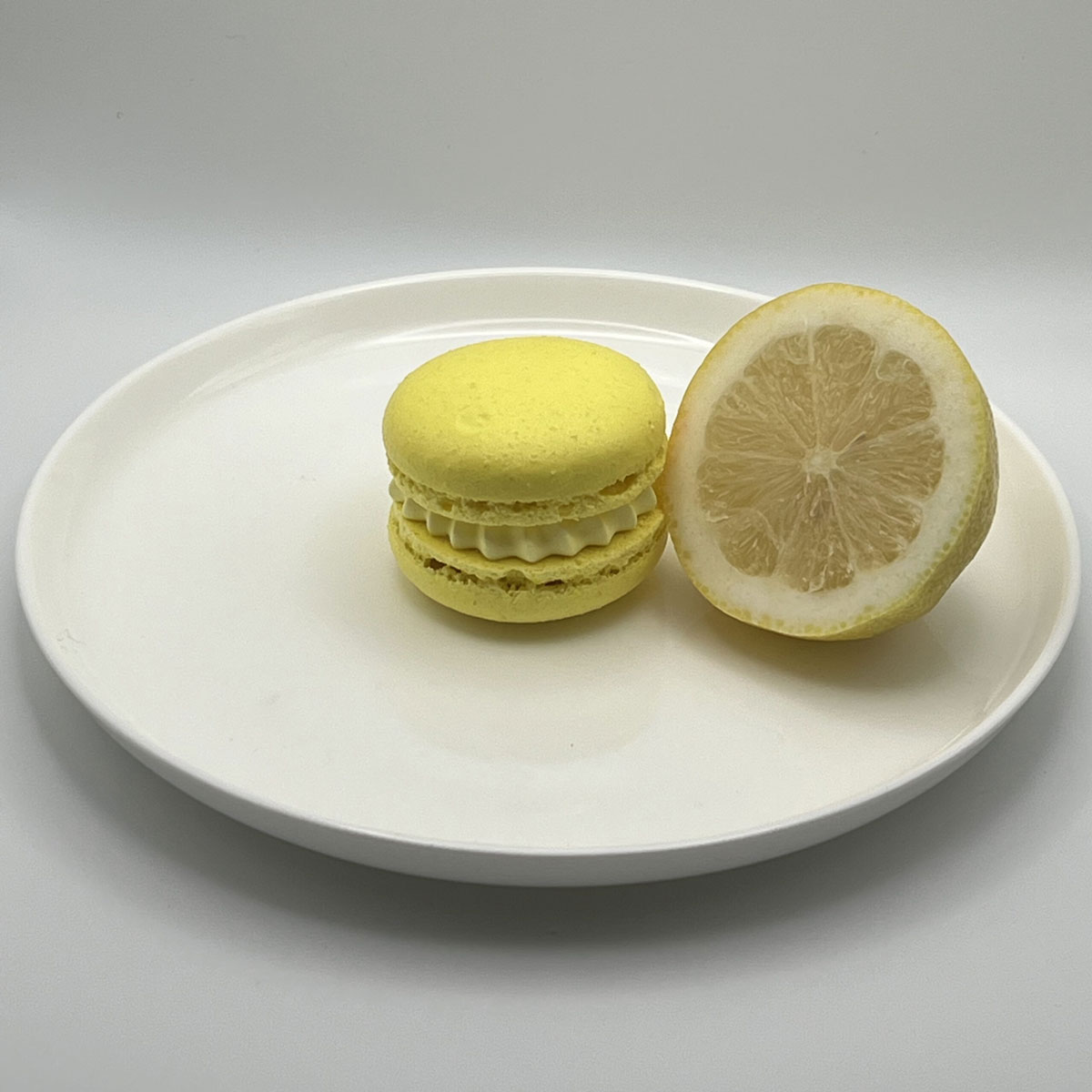 Lemon Meringue Macaron